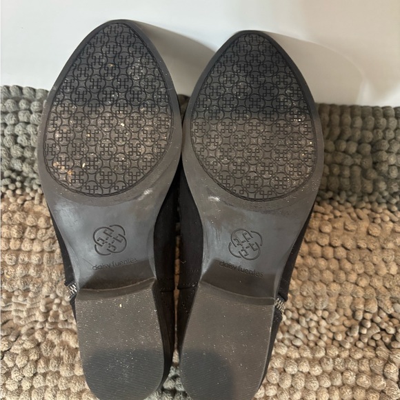 Daisy Fuentes Suede Black Ankle Booties with Zipper Detail - Picture 3 of 7